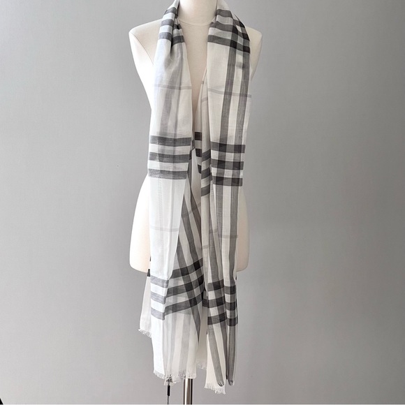 Burberry Giant Check Gauze Scarf in White Light Grey - Picture 5 of 9